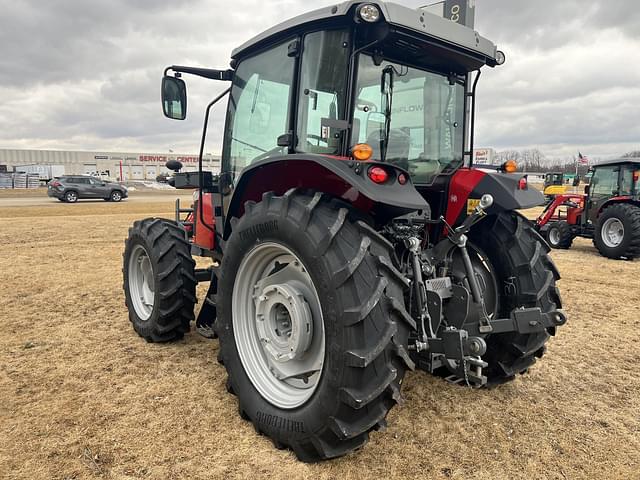 Image of Massey Ferguson 5711 equipment image 2