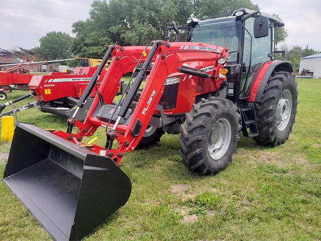 Image of Massey Ferguson 5711 equipment image 1