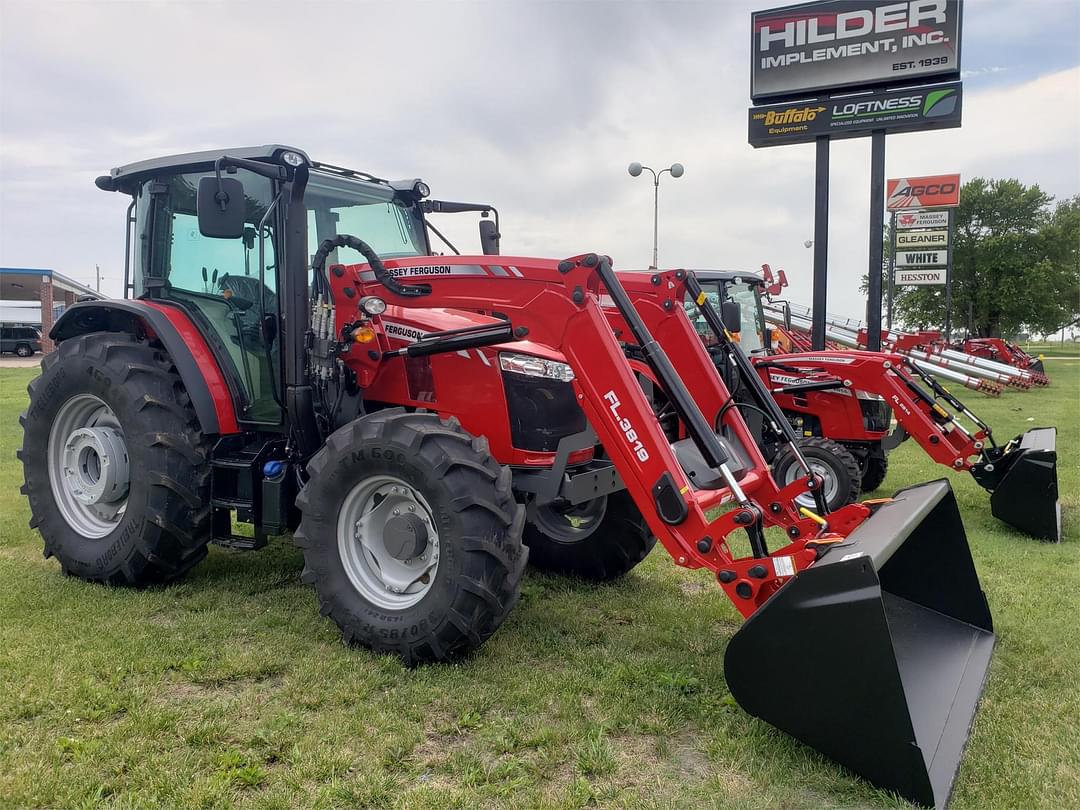 Image of Massey Ferguson 5711 Primary image