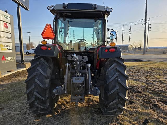 Image of Massey Ferguson 5711 equipment image 1