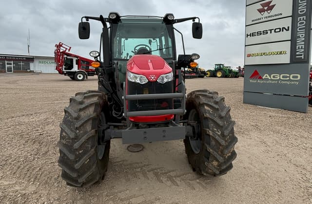Image of Massey Ferguson 5711D equipment image 4