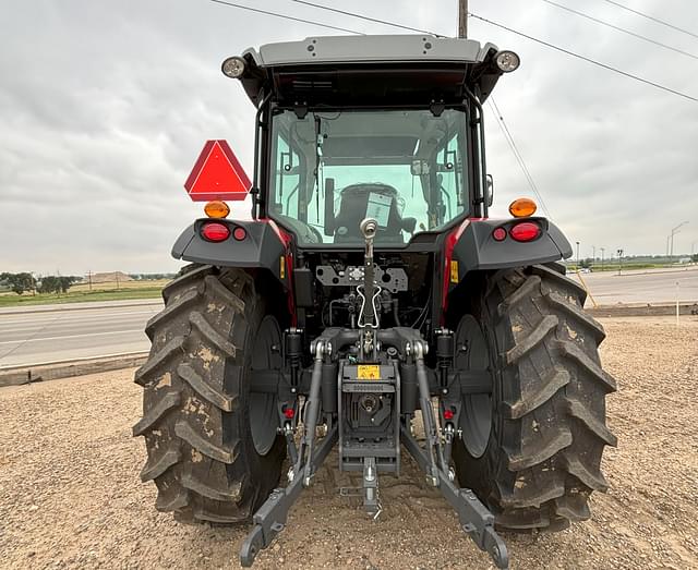 Image of Massey Ferguson 5711D equipment image 2