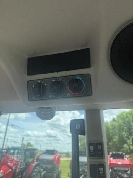 Image of Massey Ferguson 6713 equipment image 4