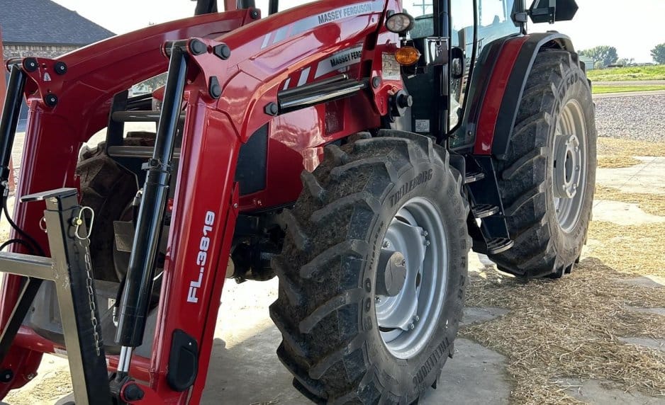 Massey Ferguson 6713 Equipment Image0