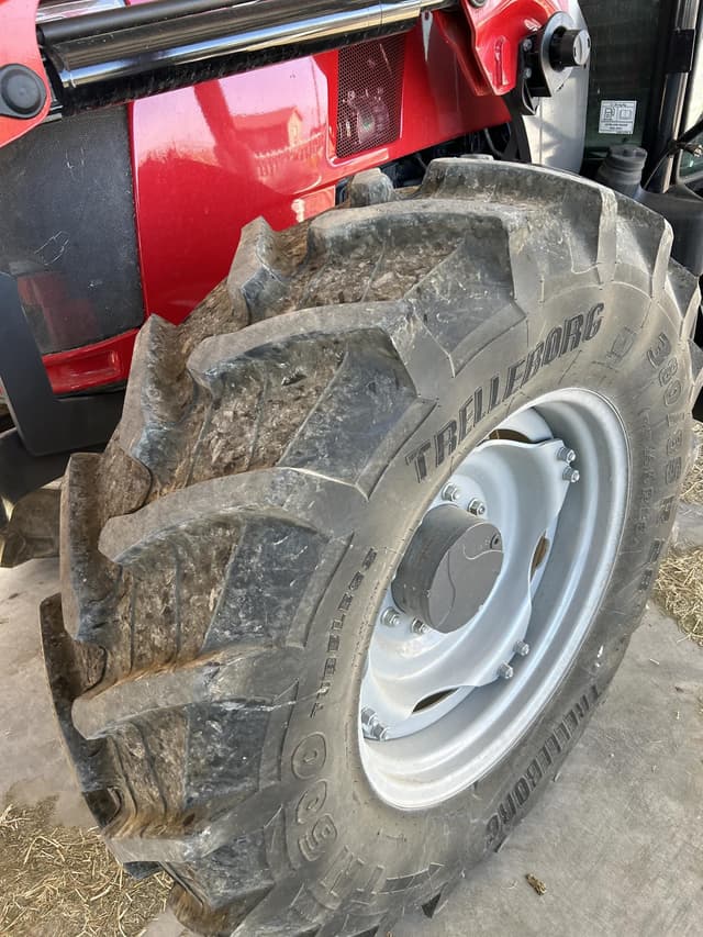 Image of Massey Ferguson 6713 equipment image 4