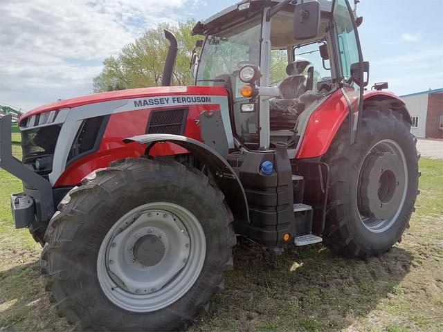 Image of Massey Ferguson 7S.165 equipment image 2