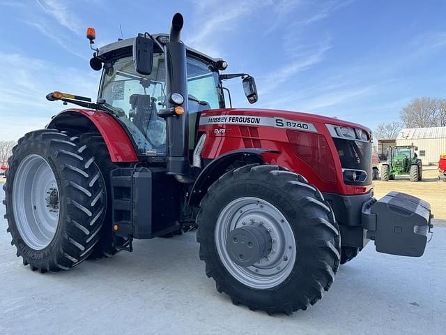 2017 Massey Ferguson 8735 Tractors 300 to 424 HP for Sale