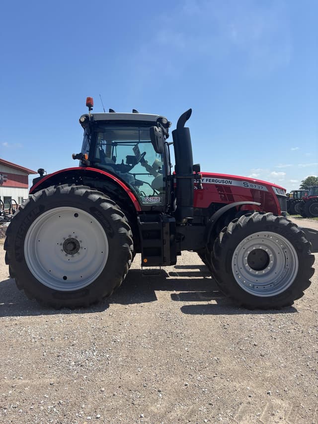 Image of Massey Ferguson 8737S equipment image 3