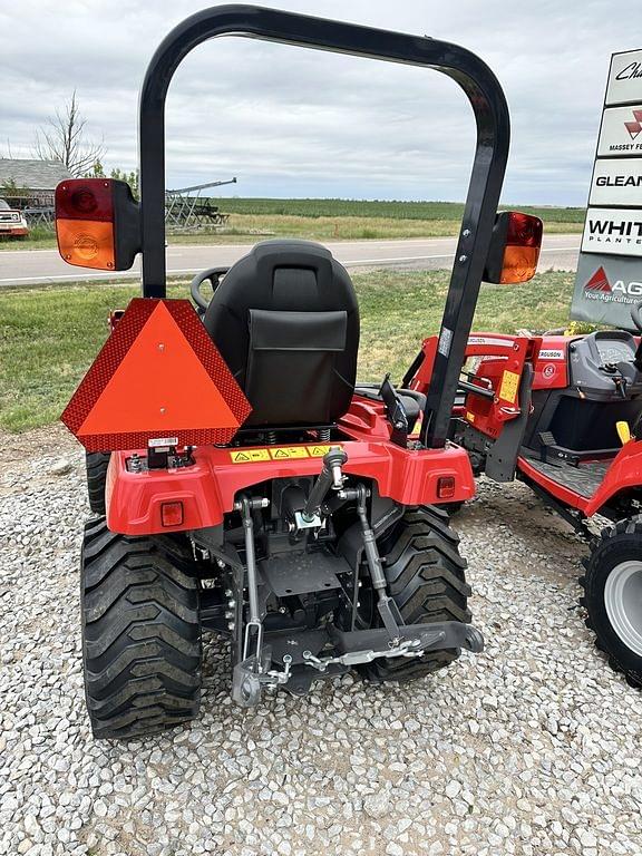 Image of Massey Ferguson GC1723 equipment image 4