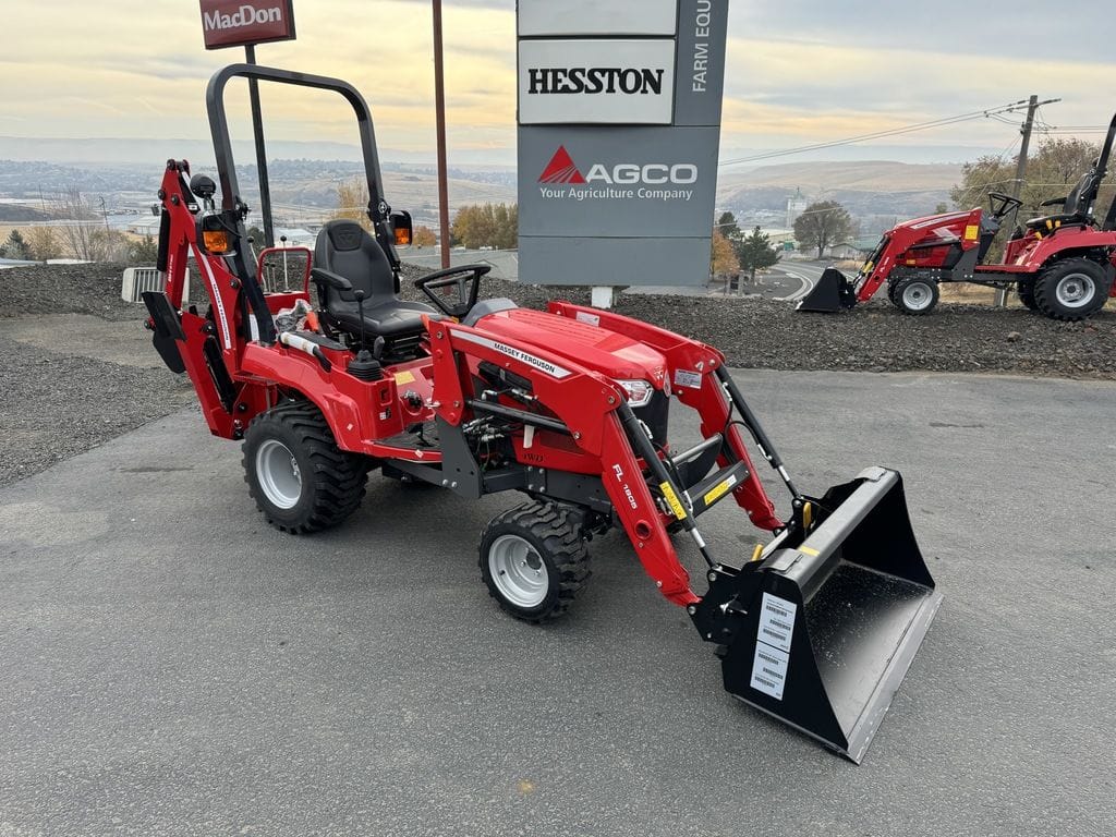 2023 Massey Ferguson GC1725M Equipment Image0