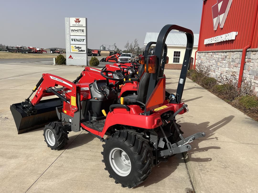 Image of Massey Ferguson GC1723E Image 1