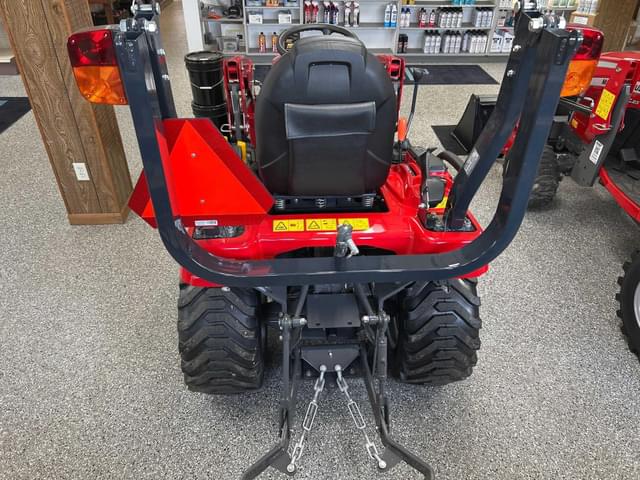 Image of Massey Ferguson GC1723E equipment image 4