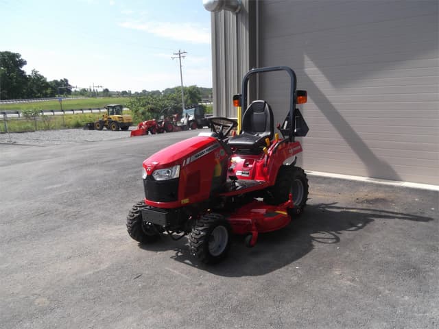 Image of Massey Ferguson GC1723E equipment image 2