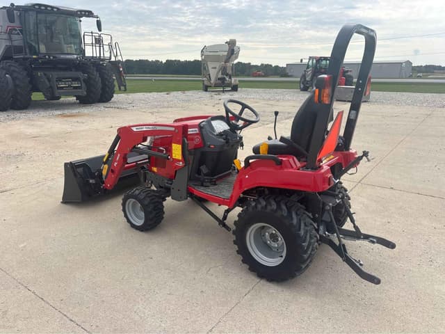 Image of Massey Ferguson GC1723E equipment image 3