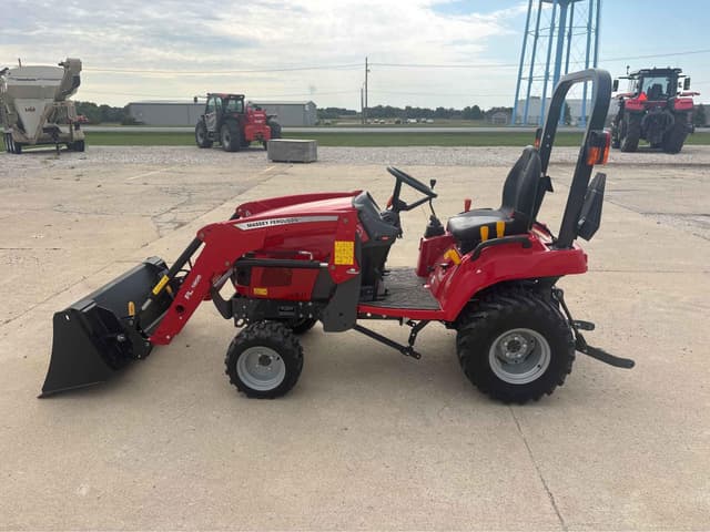 Image of Massey Ferguson GC1723E equipment image 4