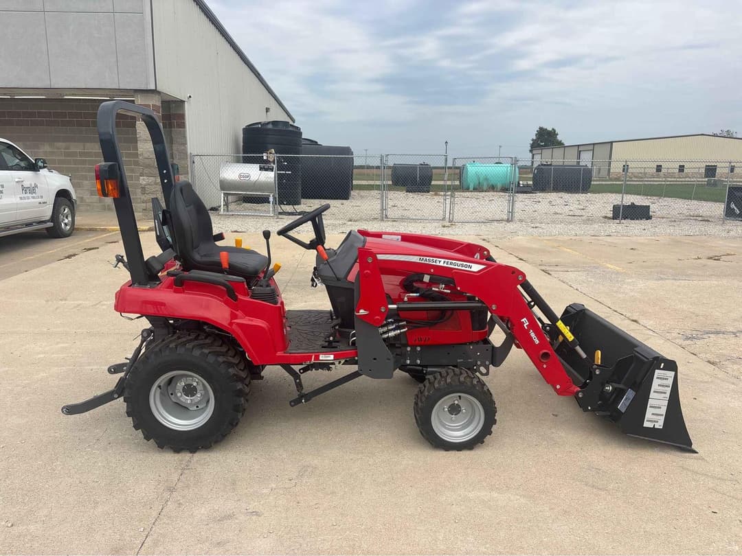 Image of Massey Ferguson GC1723E Primary image