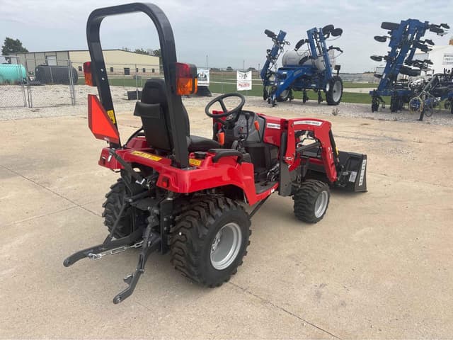 Image of Massey Ferguson GC1723E equipment image 1