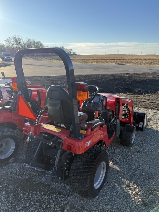 Image of Massey Ferguson GC1723E equipment image 2