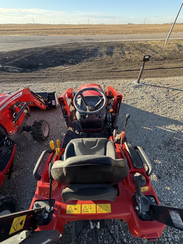 Image of Massey Ferguson GC1723E equipment image 4