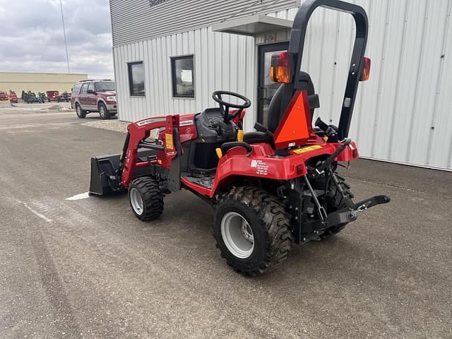 Image of Massey Ferguson GC1723E equipment image 2
