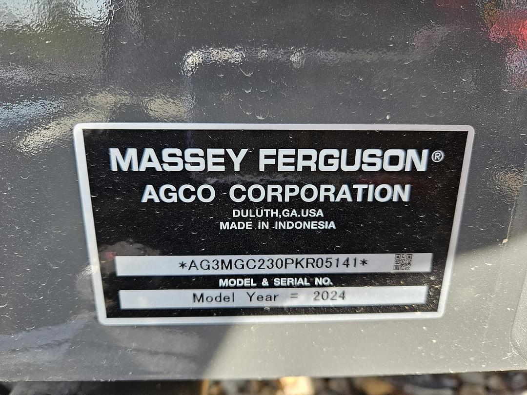 Image of Massey Ferguson GC1723E Image 1