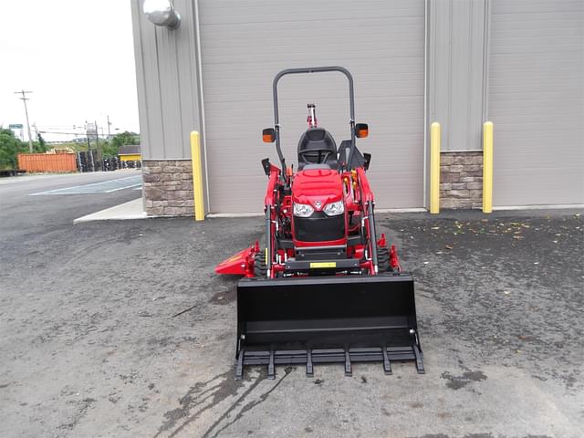 Image of Massey Ferguson GC1723EB equipment image 3