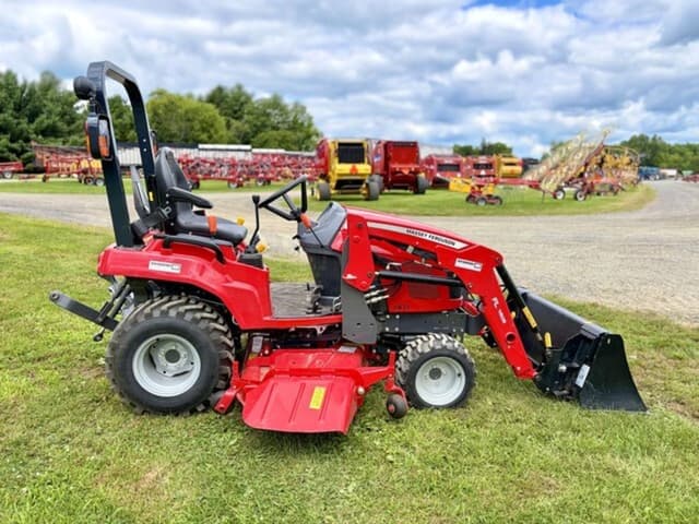 Image of Massey Ferguson GC1725M equipment image 3