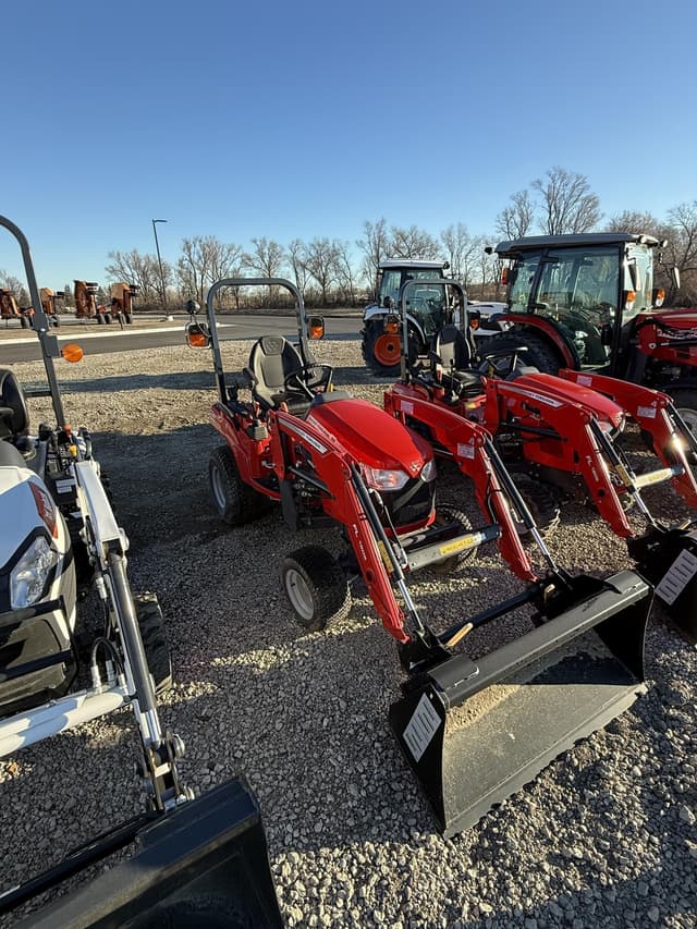 Image of Massey Ferguson GC1725M equipment image 1