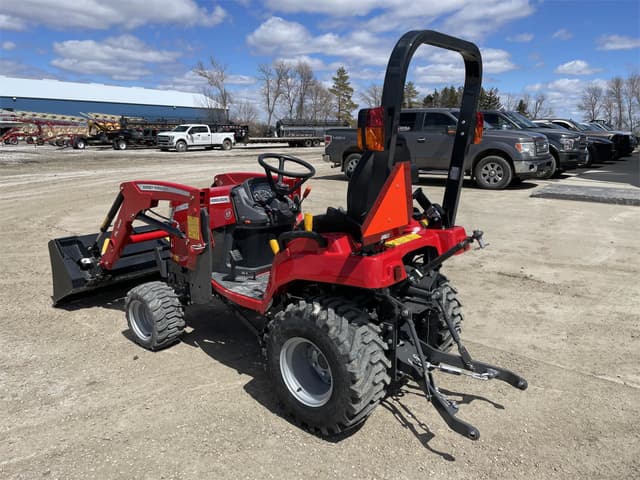 Image of Massey Ferguson GC1725M equipment image 3