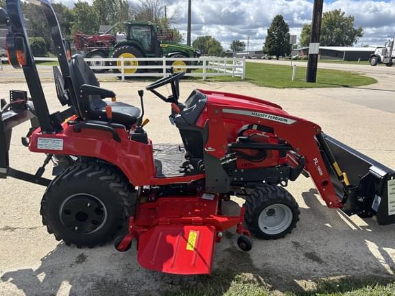 Image of Massey Ferguson GC1725M equipment image 4