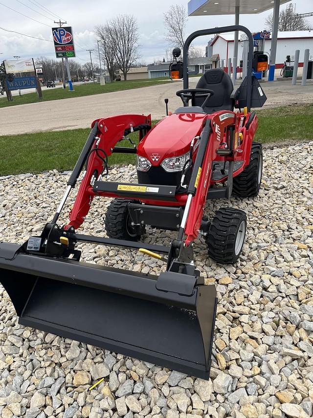 Image of Massey Ferguson GC1725M equipment image 1