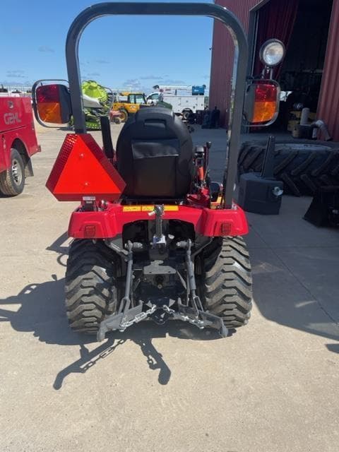 Image of Massey Ferguson GC1725M equipment image 2
