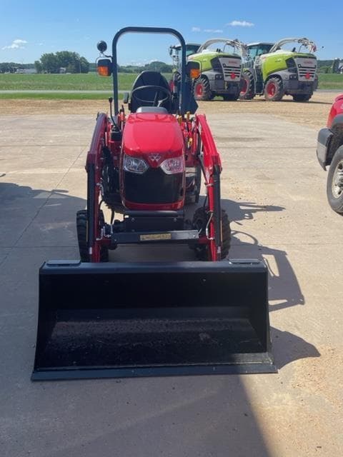 Image of Massey Ferguson GC1725M equipment image 1