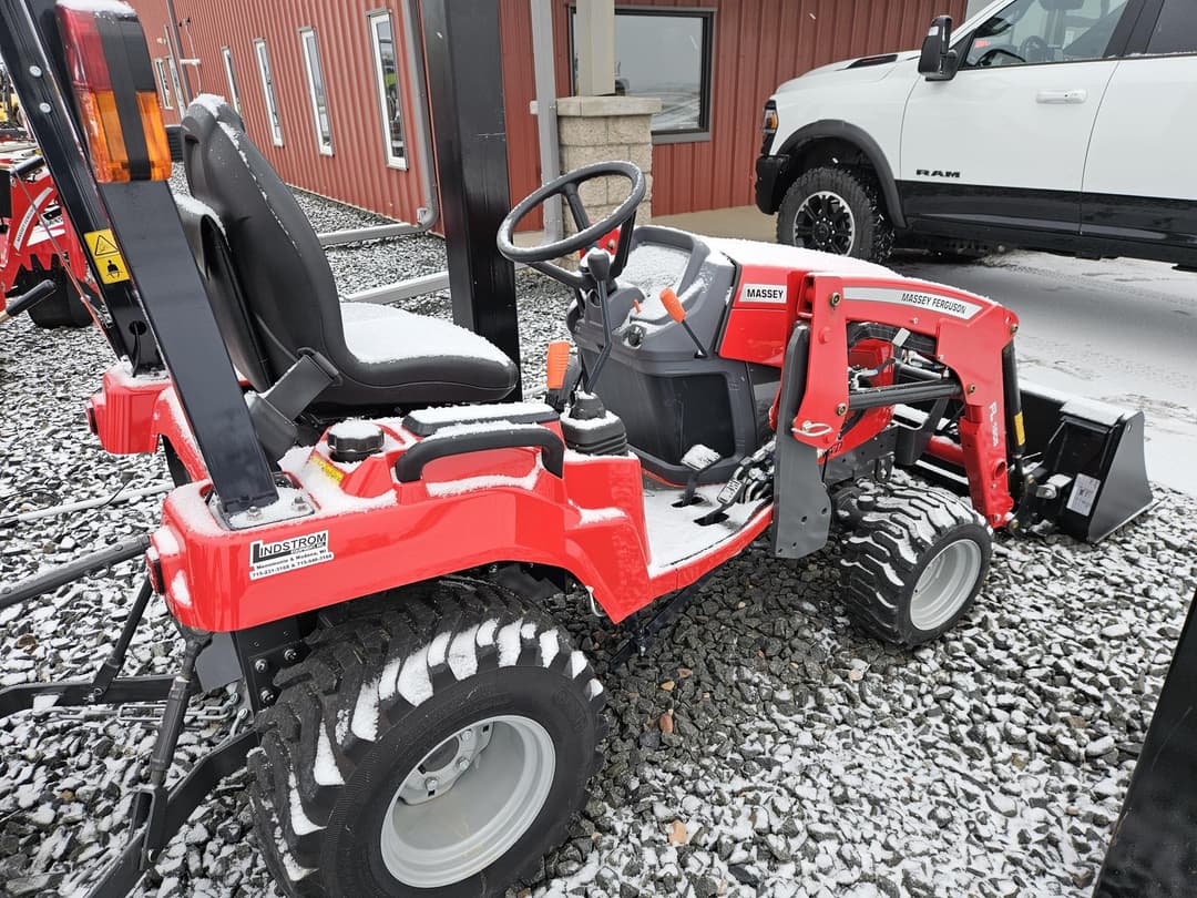 Image of Massey Ferguson GC1725M Primary image