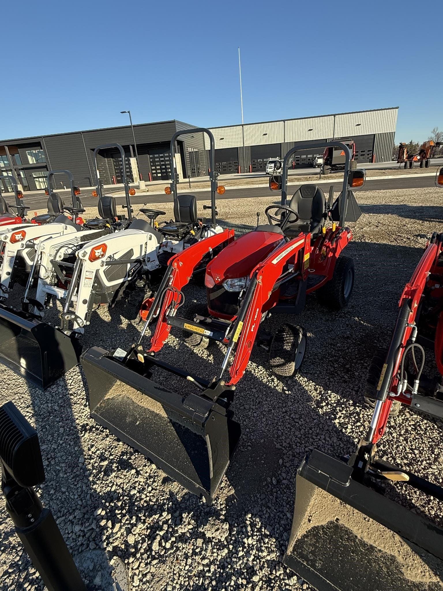 2024 Massey Ferguson GC1725M Equipment Image0