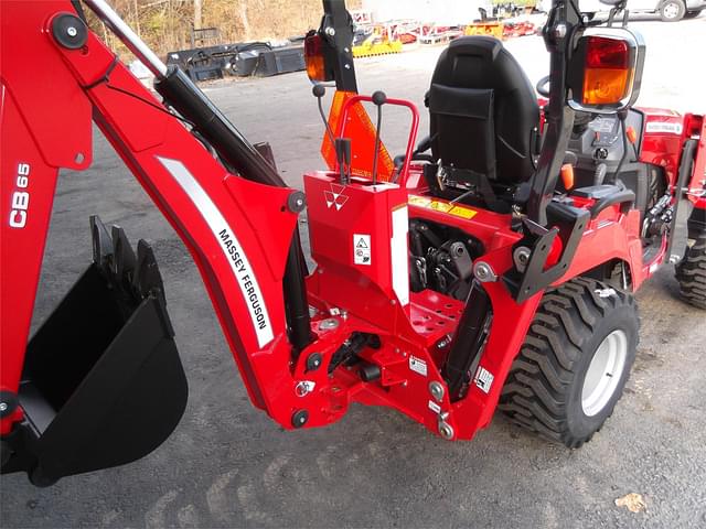 Image of Massey Ferguson GC1725MB equipment image 4