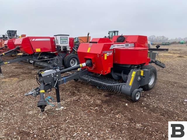 Image of Massey Ferguson 1842S equipment image 1
