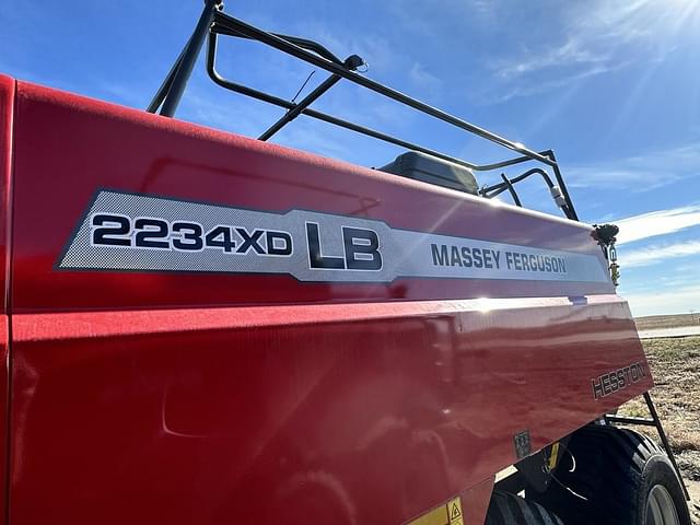 Image of Massey Ferguson LB2234XD equipment image 4