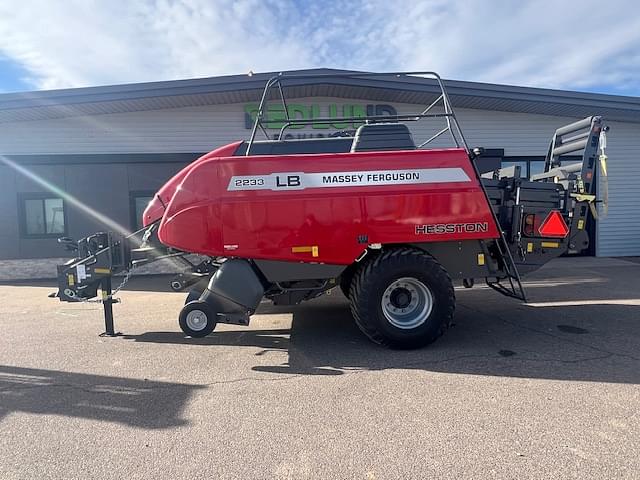 Image of Massey Ferguson LB2233 equipment image 1