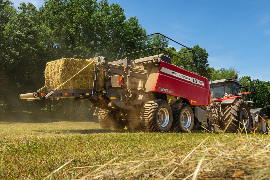 Image of Massey Ferguson LB2233 Image 0