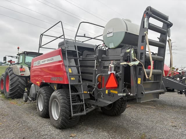 Image of Massey Ferguson LB2233 equipment image 1
