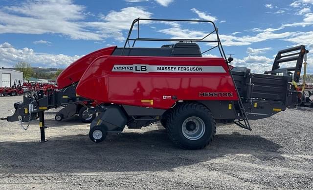 Image of Massey Ferguson LB2233 equipment image 2