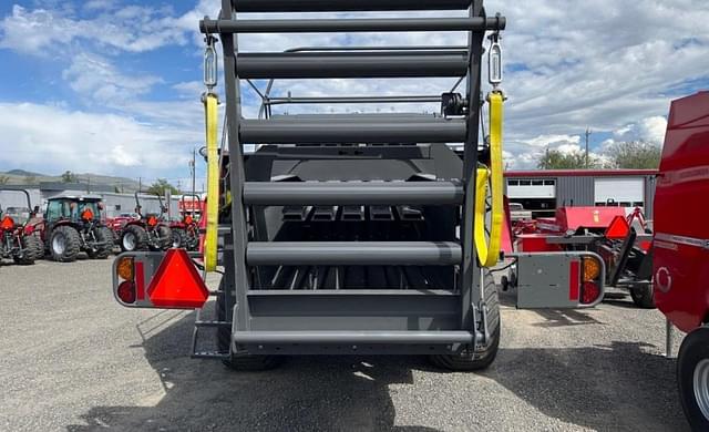 Image of Massey Ferguson LB2233 equipment image 4