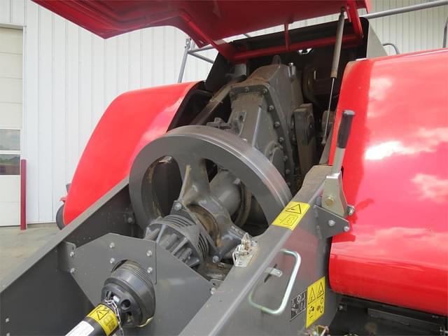 Image of Massey Ferguson LB2233 equipment image 3