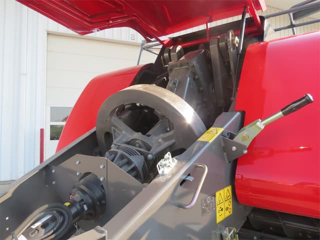 Image of Massey Ferguson LB2233 equipment image 4