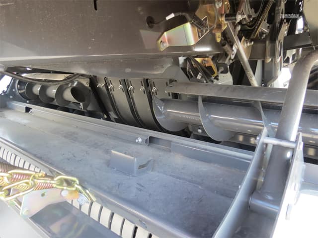 Image of Massey Ferguson LB2233 equipment image 3