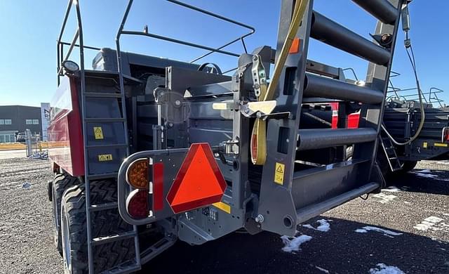 Image of Massey Ferguson LB2234 equipment image 4