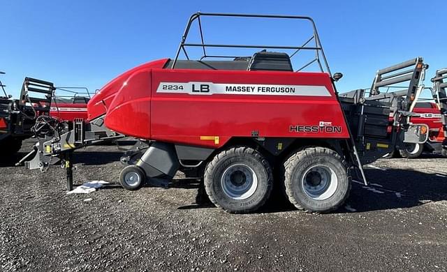 Image of Massey Ferguson LB2234 equipment image 2