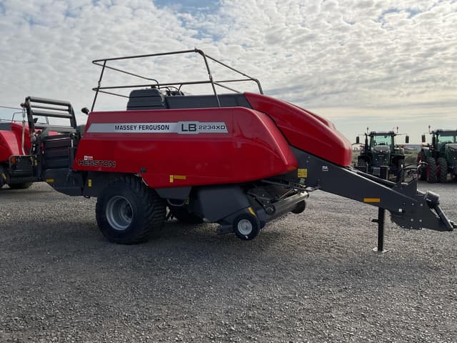Image of Massey Ferguson LB2234 equipment image 1