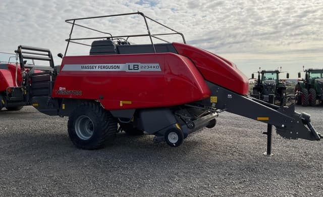 Image of Massey Ferguson LB2234XD equipment image 1